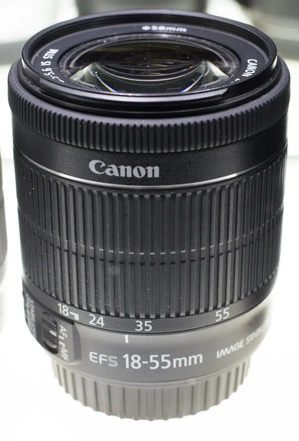 Canon EF-S 18-55mm